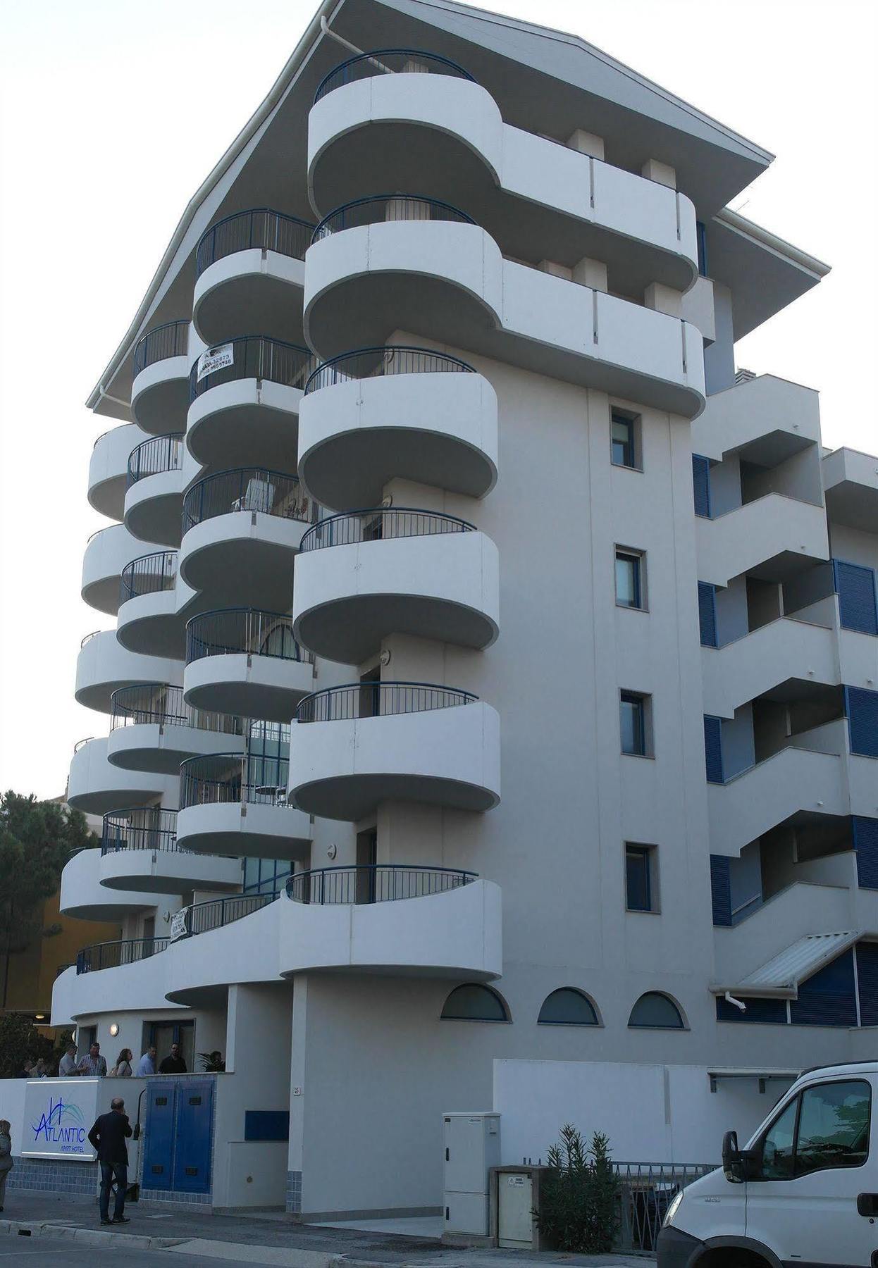 Apart Atlantic 3*